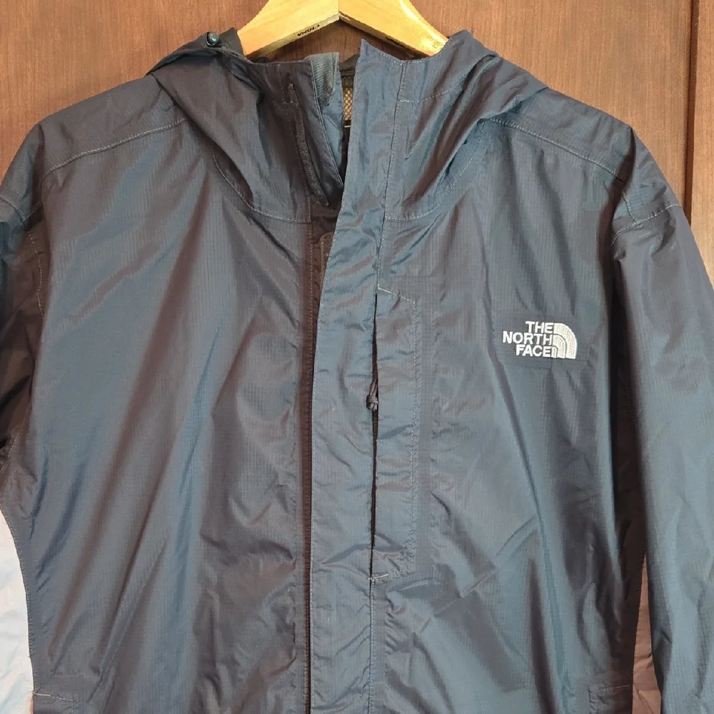 The North Face Men's Large Dark Gray Hooded Hyvent Windbreaker Jacket
